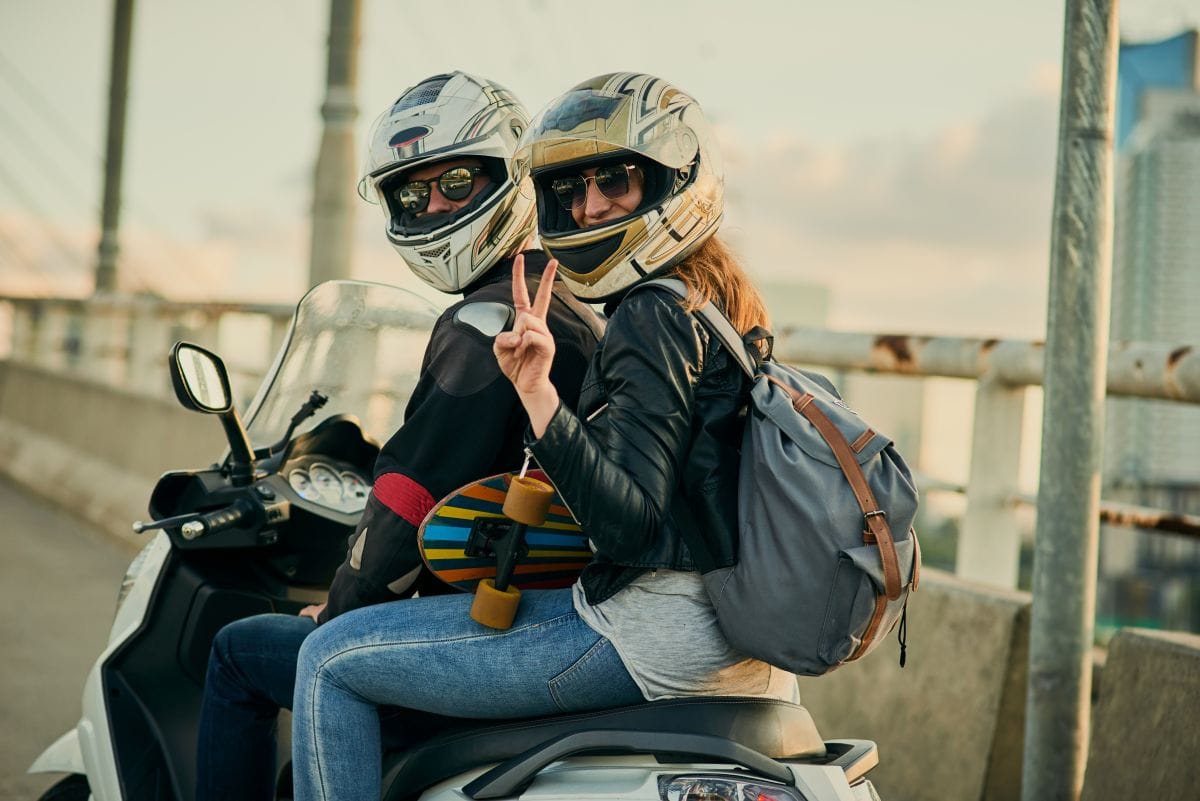 MOTOCICLETA: ¡DESCUBRE LOS PASOS IMPRESCINDIBLES PARA RODAR CON SEGURIDAD! V12MAGAZINE Motocicleta