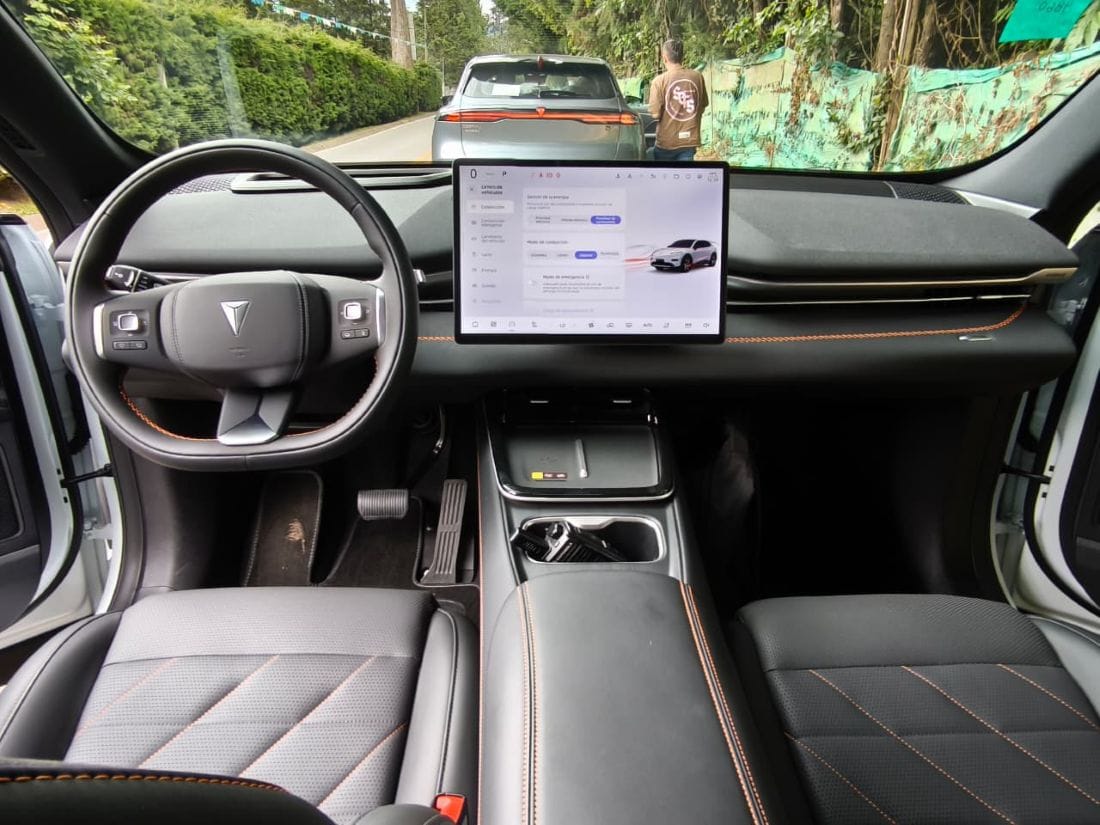 La Deepal S05 en Colombia irrumpe en el mercado con diseño sofisticado, tecnología avanzada y opciones eléctricas que redefinen lo que esperamos de una SUV de lujo. V12MAGAZINE