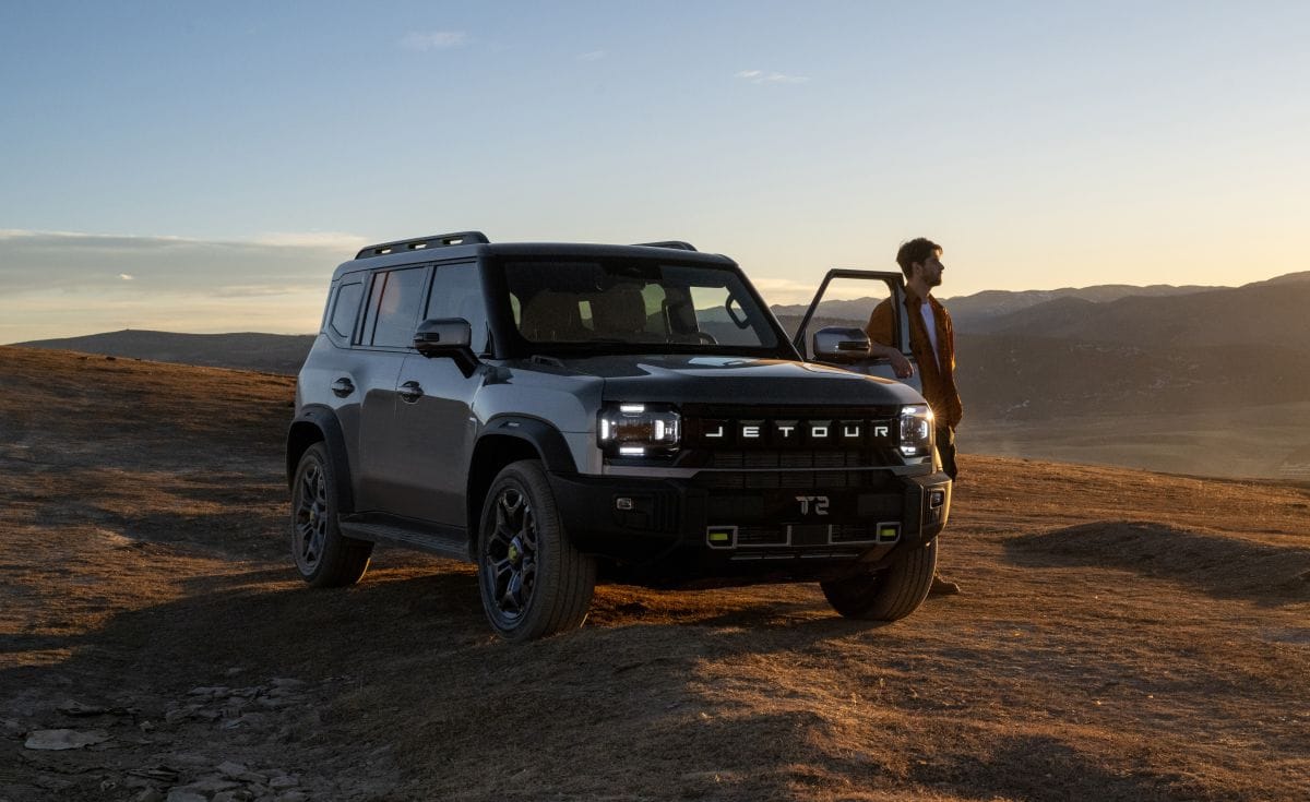 JETOUR T2: IMPACTA EL MERCADO CON POTENCIA Y EFICIENCIA EN UNA SUV HÍBRIDA ENCHUFABLE V12MAGAZINE La Jetour T2 llega a Colombia para revolucionar el segmento de las SUV híbridas enchufables con diseño robusto, potencia impresionante y hasta 900 km de autonomía combinada. V12MAGAZINE