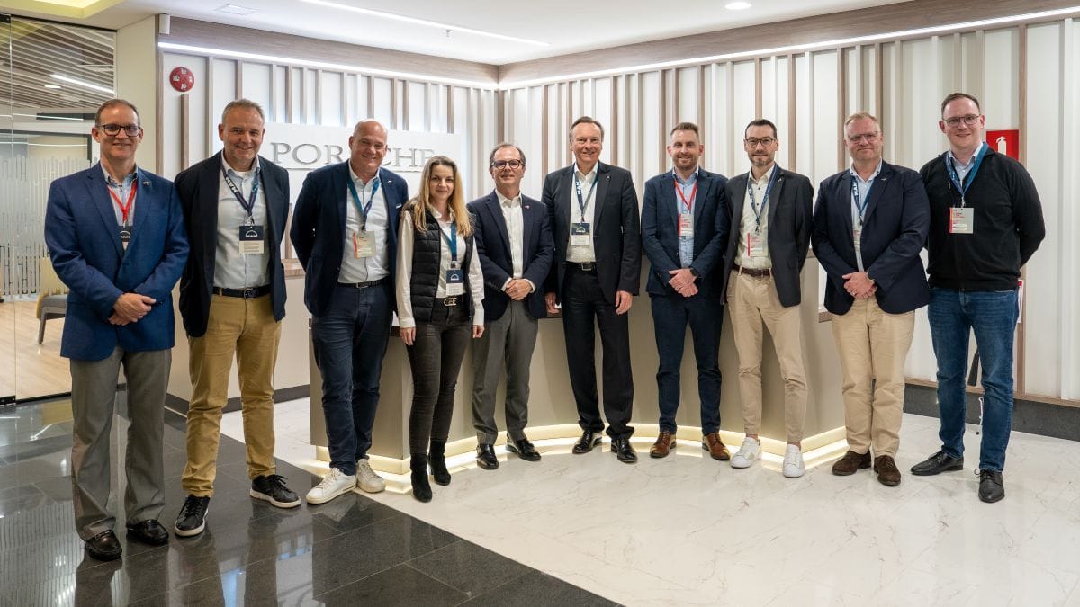 CAMIONES MAN DEBUTAN EN COLOMBIA CON INGENIERÍA DE ÉLITE V12MAGAZINE Los camiones MAN en Colombia ya son una realidad, un debut que marca un antes y un después en el transporte pesado gracias a la potencia, seguridad y tecnología alemana. V12MAGAZINE