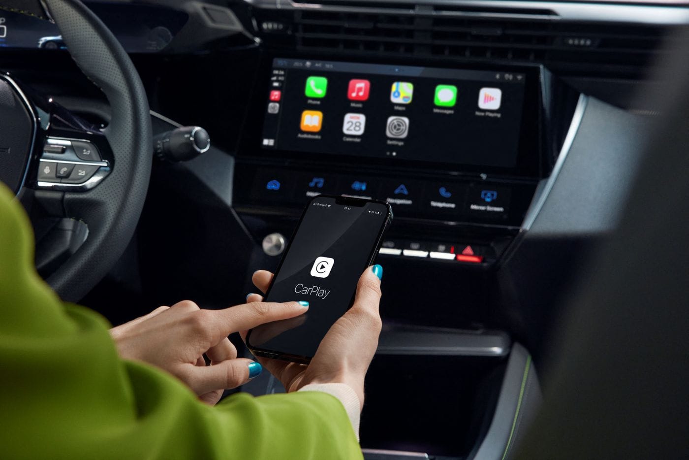 SUMÉRGETE EN EL NUEVO PEUGEOT 408 Y SU ELEGANCIA IRRESISTIBLE FRANCESA, DISPONIBLE EN COLOMBIA V12MAGAZINE COLOMBIA
¿Estás listo para que un león francés te robe el aliento en las calles de Bogotá? El nuevo Peugeot 408 acaba de aterrizar en Colombia, rompiendo moldes con su estilo imparable. V12MAGAZINE