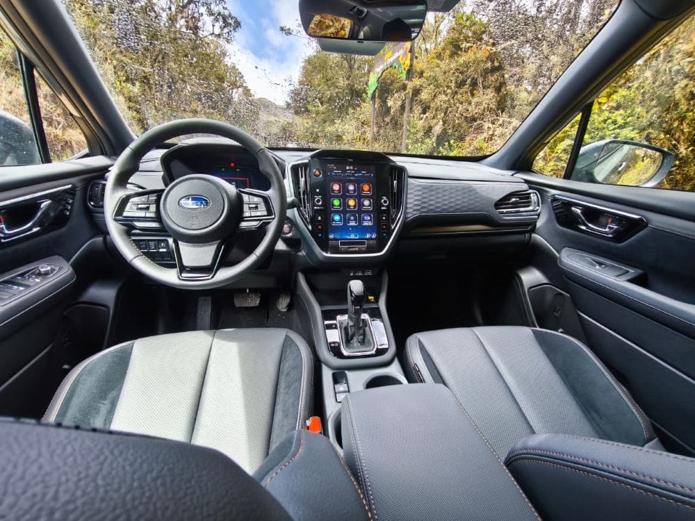 SUBARU FORESTER HÍBRIDA 2025: MÁS QUE UNA SUV, UNA PODEROSA EXPERIENCIA QUE NINGÚN RIVAL OFRECE V12MAGAZINE La nueva Subaru Forester en Colombia llega con espíritu renovado: tecnología híbrida, seguridad de primer nivel y un diseño robusto que redefine lo que significa aventurarse en cualquier camino. V12MAGAZINE