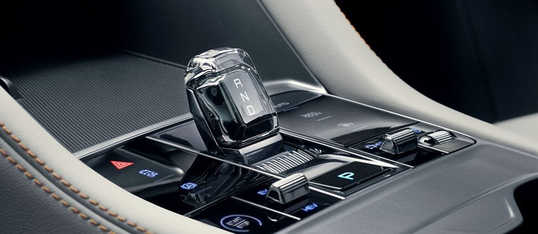 Descubre la BYD Song Plus híbrida en Colombia: potencia de 261 HP, autonomía eléctrica de 105 km, diseño premium y precios desde $179.990.000 COP. Revoluciona tu forma de conducir ya. V12MAGAZINE