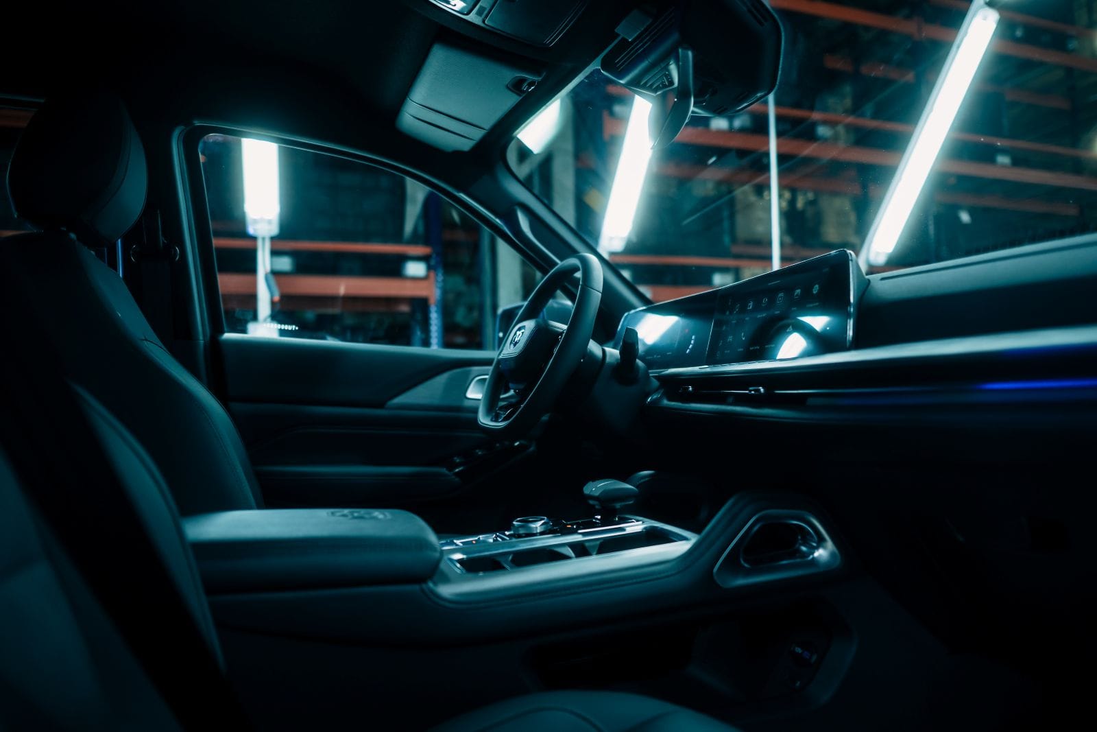 RAM DAKOTA WARLOCK: LA PICK-UP QUE REDEFINE EL PODER Y LA INNOVACIÓN EN SUDAMÉRICARA V12MAGAZINE La nueva Ram Dakota inicia su producción en Argentina para toda la región. Potencia, tecnología y ADN off-road en una pick-up que marca un nuevo capítulo para Ram en Sudamérica. V12MAGAZINE