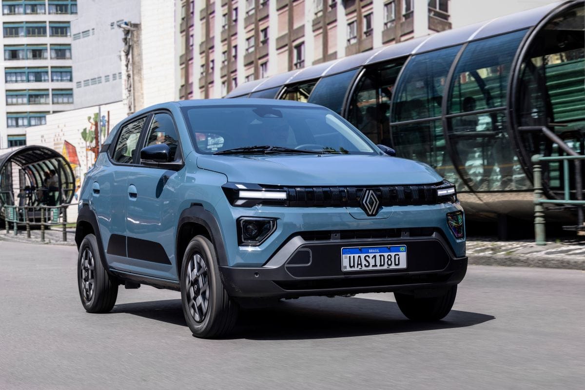 Descubre el Renault Kwid E-Tech 2026, vehículo eléctrico que combina diseño moderno, tecnología de punta y seguridad superior. Autonomía urbana, ADAS completo y valor real: ¡conócelos hoy! V12MAGAZINE