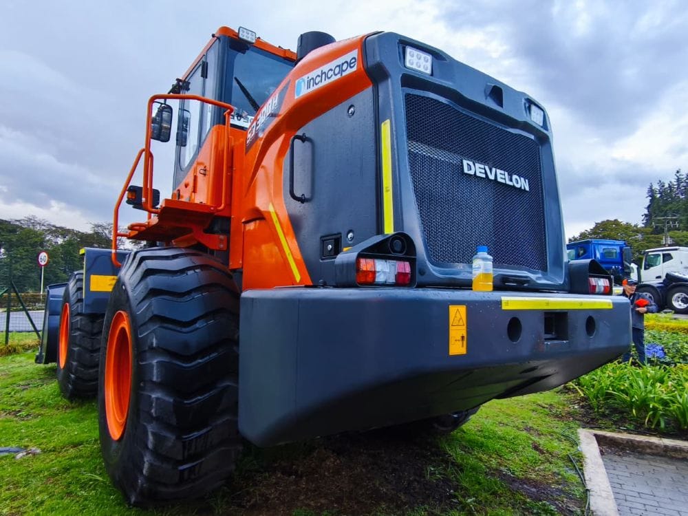 DEVELON LLEGA A COLOMBIA: LÍNEA DE EXCAVADORAS TIER 4 CON TELEMETRÍA V12MAGAZINE Develon presenta su nueva generación de excavadoras Tier 4/Stage V en Colombia: eficiencia, telemetría integrada y tecnologías que reducen consumo y emisiones. V12MAGAZINE