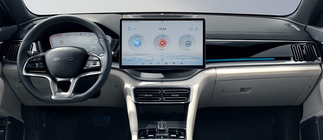 Descubre la BYD Song Plus híbrida en Colombia: potencia de 261 HP, autonomía eléctrica de 105 km, diseño premium y precios desde $179.990.000 COP. Revoluciona tu forma de conducir ya. V12MAGAZINE