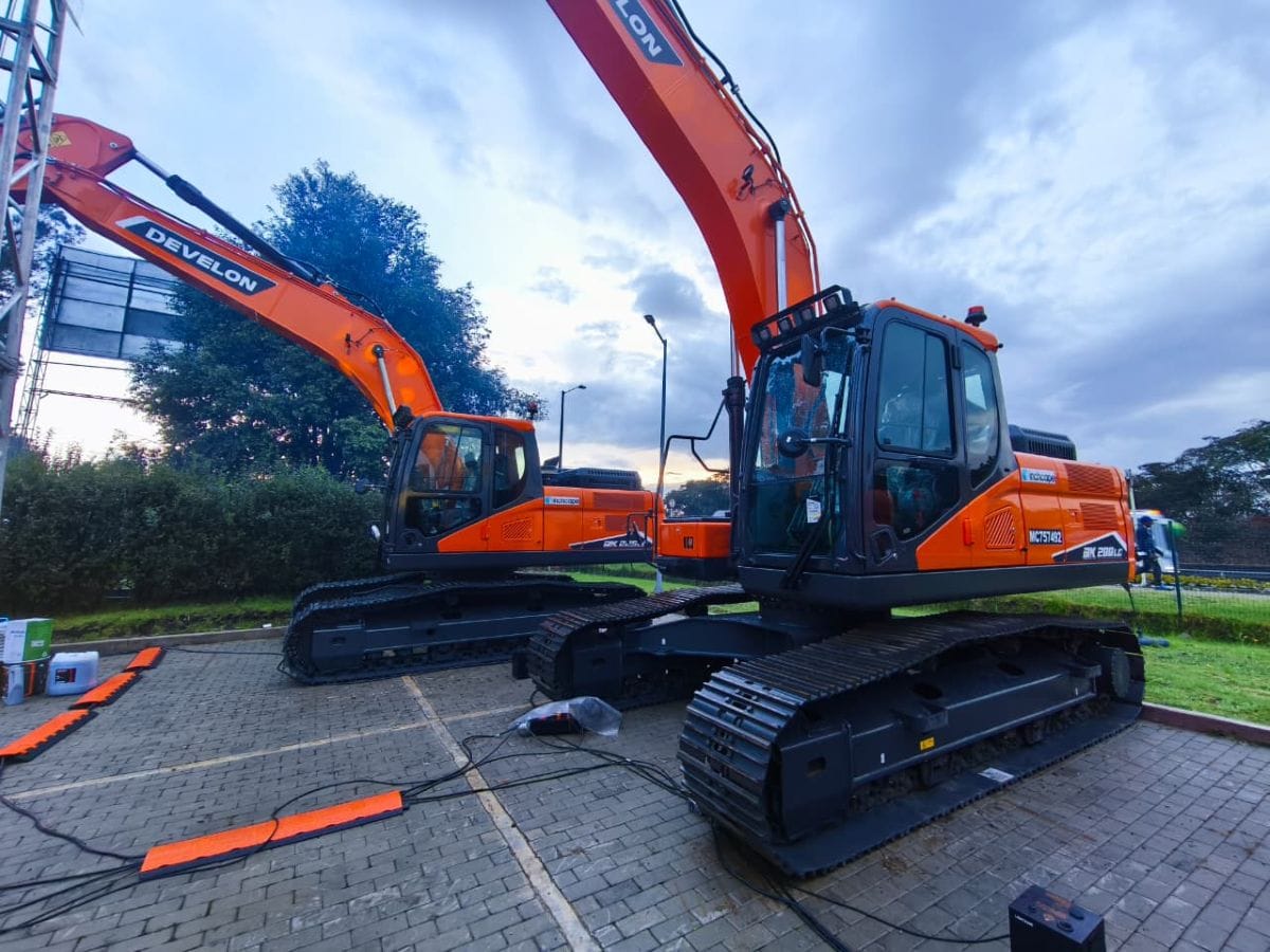 DEVELON LLEGA A COLOMBIA: LÍNEA DE EXCAVADORAS TIER 4 CON TELEMETRÍA V12MAGAZINE Develon presenta su nueva generación de excavadoras Tier 4/Stage V en Colombia: eficiencia, telemetría integrada y tecnologías que reducen consumo y emisiones. V12MAGAZINE