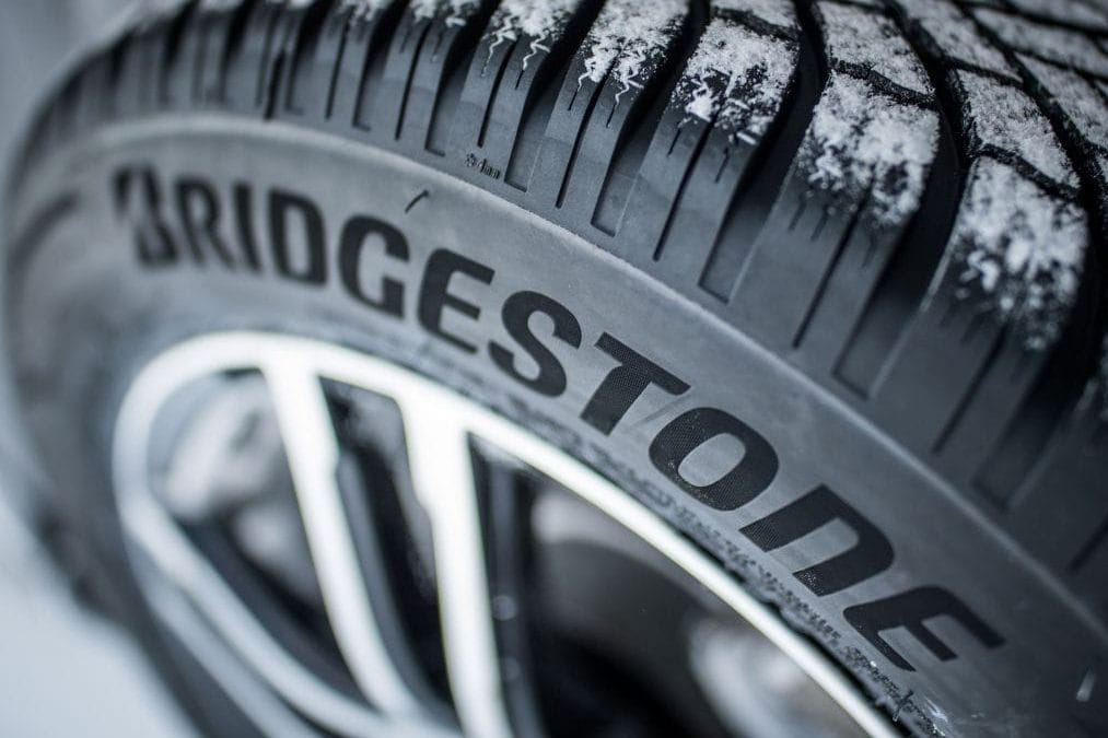 Bridgestone ofrece Doble Protección gratis y un bono de gasolina por la compra de llantas. Seguridad, rendimiento y beneficios especiales del 15 de noviembre al 15 de diciembre. V12MAGAZINE