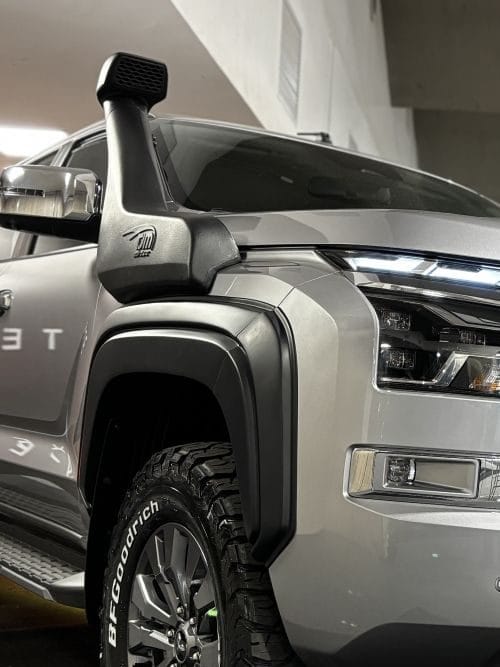 MITSUBISHI L200 KANYU: LA PICK-UP QUE REDEFINE LA AVENTURA EXTREMA V12MAGAZINE L200 KANYU, edición especial Mitsubishi, L200 Off-Road, Mitsubishi Colombia, L200 Tritón, pick-up todoterreno, suspensión XGS Roamer. V12MAGAZINE