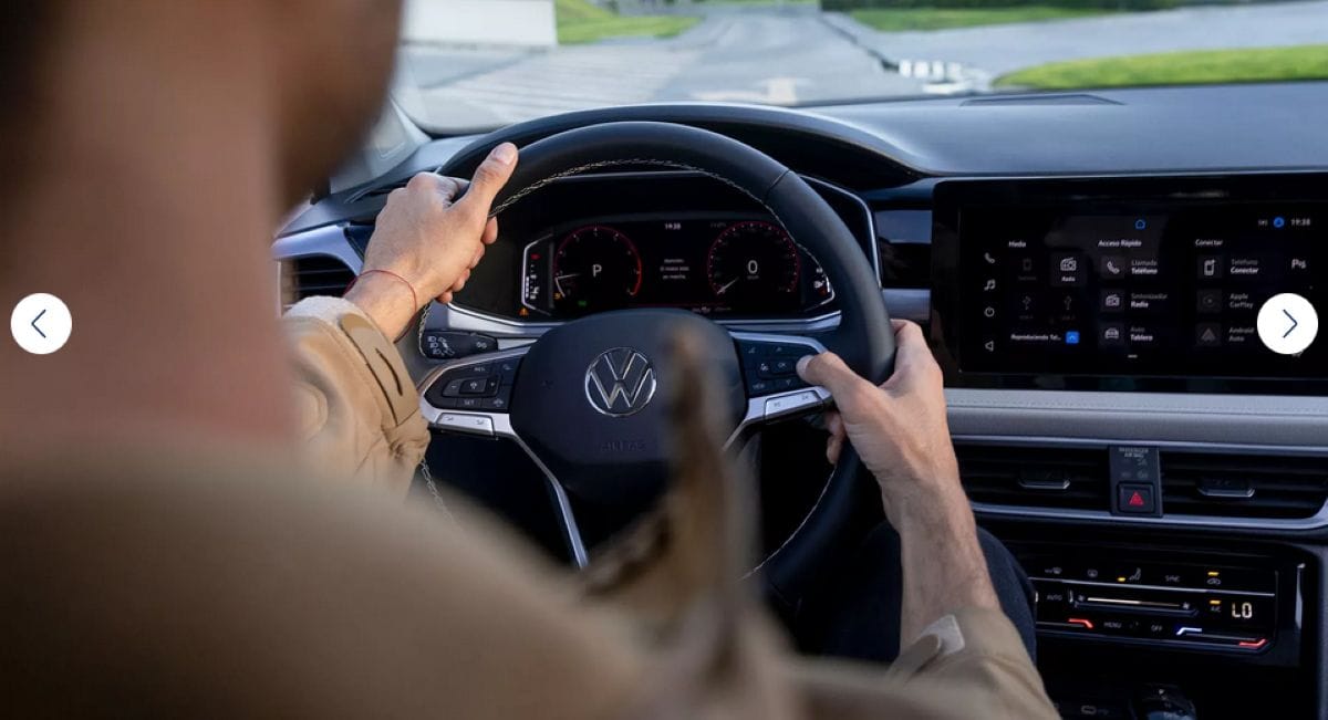 El lanzamiento de los Volkswagen Amarok y Taos confirma la apuesta de la marca por seguir creciendo en un mercado donde la seguridad, la tecnología y la confiabilidad son más importantes que nunca. Ambos modelos llegan como una sorpresa anticipada al Salón del Automóvil de Bogotá, trayendo consigo una renovación profunda que incluye mejor equipamiento, mayor eficiencia y una propuesta más atractiva para diferentes perfiles de usuarios. V12MAGAZINE