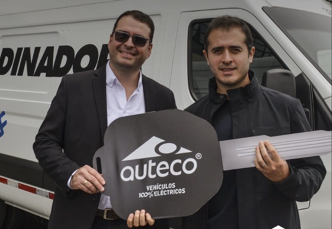 AUTECO BLUE CONSOLIDA UN AÑO DETERMINANTE PARA LA MOVILIDAD ELÉCTRICA EMPRESARIAL EN COLOMBIA V12MAGAZINE Auteco Blue movilidad eléctrica empresarial marca un año decisivo en Colombia, con cifras récord, liderazgo B2B y soluciones eléctricas que ya transforman la operación diaria de cientos de empresas. V12MAGAZINE