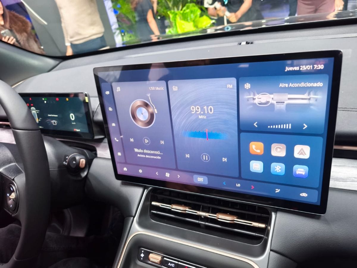 CAPTIVA EV: EL LANZAMIENTO ELÉCTRICO QUE MARCA UN ANTES Y UN DESPUÉS EN CHEVROLET V12MAGAZINE La nueva Captiva EV debuta en Colombia con tecnología, diseño y desempeño eléctrico. Además, Chevrolet inaugura su moderna vitrina CD Autoshop en Morato. V12MAGAZINE