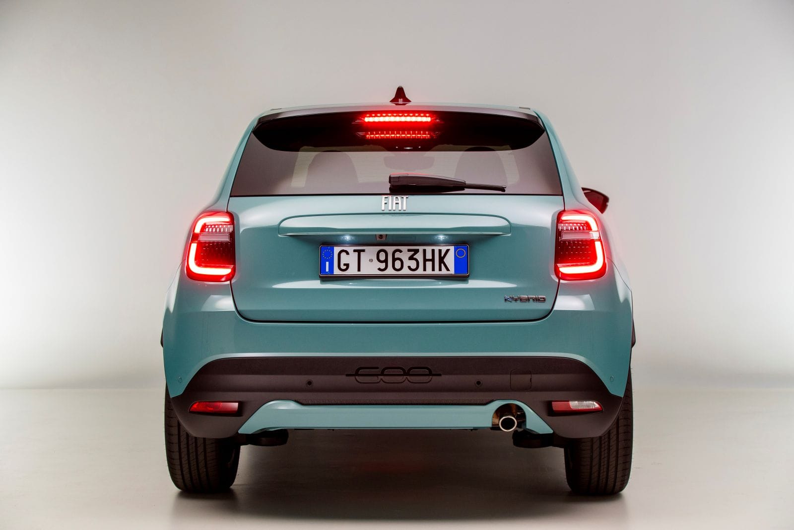 REVOLUCIÓN SOBRE RUEDAS: EL FIAT 600 HÍBRIDO QUE ESTÁ CONQUISTANDO A COLOMBIA V12MAGAZINE Descubre el Fiat 600 híbrido presentado en Bogotá: motor turbo 134 HP, tecnología italiana y precio desde $114.500.000. ¡El ícono regresa renovado! V12MAGAZINE