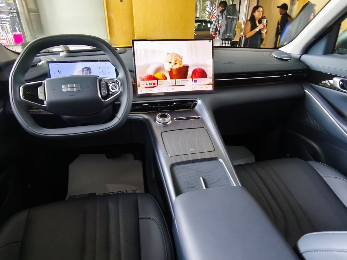 Geely Colombia inicia oficialmente operaciones tras la firma del acuerdo con Mobility Import, una alianza clave que impulsa empleo, innovación y nuevas soluciones de movilidad en el país. V12MAGAZINE