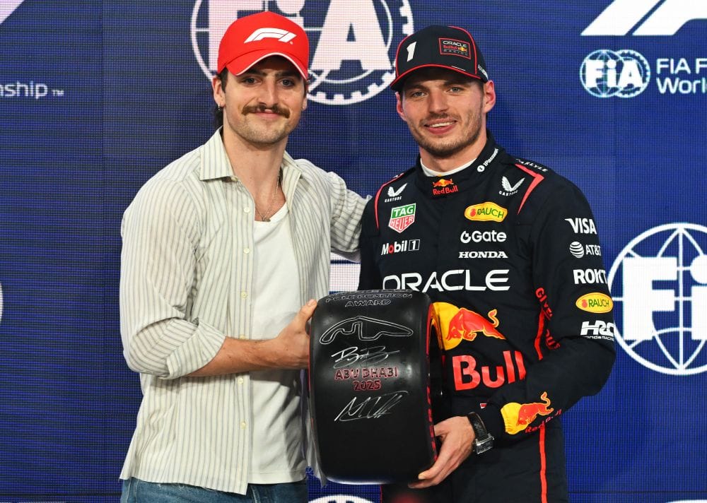 EL AÑO MÁGICO DE LANDO NORRIS: F1 2025 Y LA CORONACIÓN DE UN TALENTO V12MAGAZINE F1 2025 cerró con el triunfo de Lando Norris, el resurgir de Verstappen y un 2026 lleno de cambios. Análisis profundo, técnico y dinámico de la temporada. V12MAGAZINE