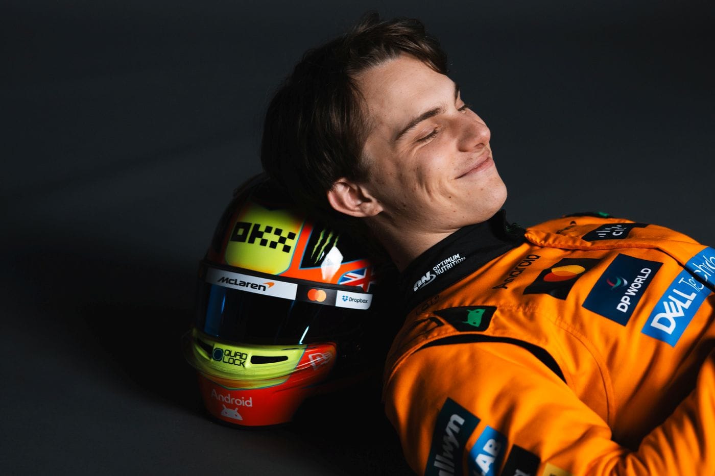 EL AÑO MÁGICO DE LANDO NORRIS: F1 2025 Y LA CORONACIÓN DE UN TALENTO V12MAGAZINE F1 2025 cerró con el triunfo de Lando Norris, el resurgir de Verstappen y un 2026 lleno de cambios. Análisis profundo, técnico y dinámico de la temporada. V12MAGAZINE