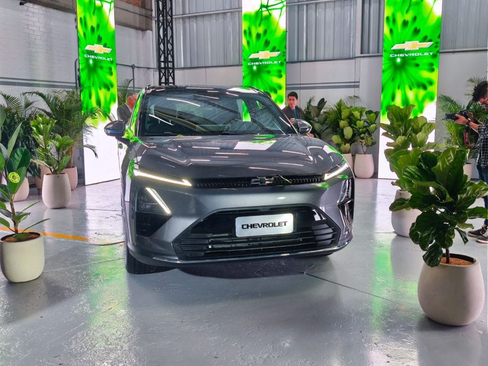 CAPTIVA EV: EL LANZAMIENTO ELÉCTRICO QUE MARCA UN ANTES Y UN DESPUÉS EN CHEVROLET V12MAGAZINE La nueva Captiva EV debuta en Colombia con tecnología, diseño y desempeño eléctrico. Además, Chevrolet inaugura su moderna vitrina CD Autoshop en Morato. V12MAGAZINE