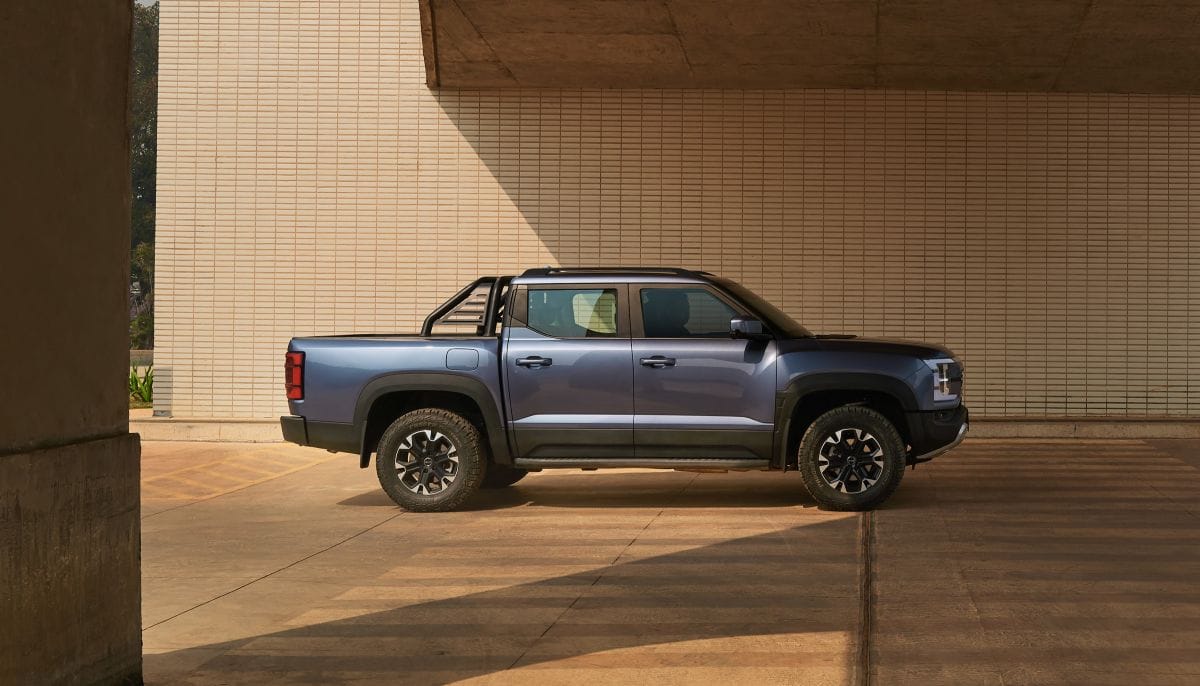 BYD SHARK: LA PICKUP HÍBRIDA ENCHUFABLE QUE MARCA UN NUEVO RUMBO EN COLOMBIA V12MAGAZINE BYD SHARK llega a Colombia como una propuesta disruptiva que combina eficiencia eléctrica, capacidades off-road reales y un enfoque tecnológico inédito dentro del competitivo segmento de las pickups medianas. V12MAGAZINE