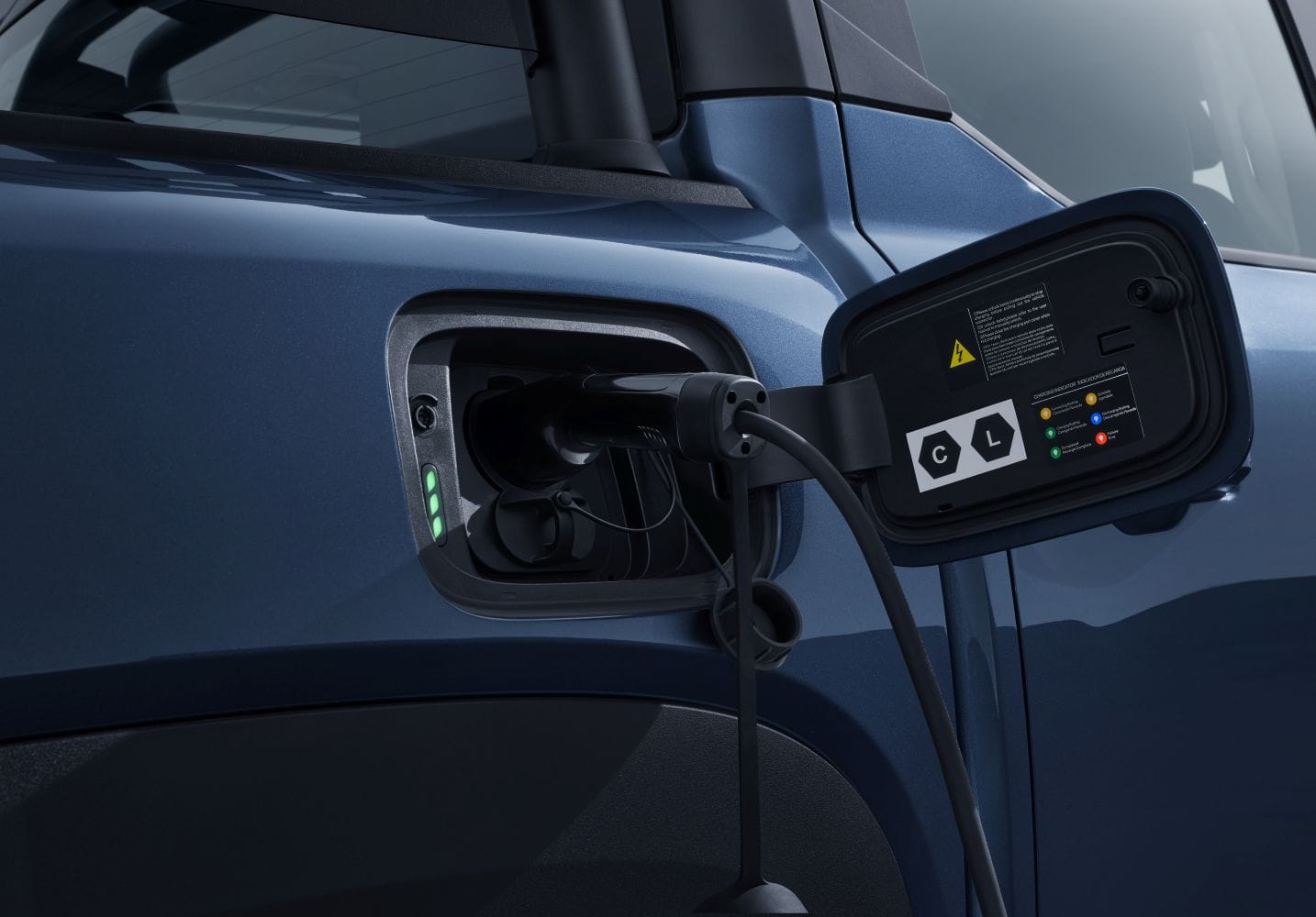 BYD SHARK: LA PICKUP HÍBRIDA ENCHUFABLE QUE MARCA UN NUEVO RUMBO EN COLOMBIA V12MAGAZINE BYD SHARK llega a Colombia como una propuesta disruptiva que combina eficiencia eléctrica, capacidades off-road reales y un enfoque tecnológico inédito dentro del competitivo segmento de las pickups medianas. V12MAGAZINE