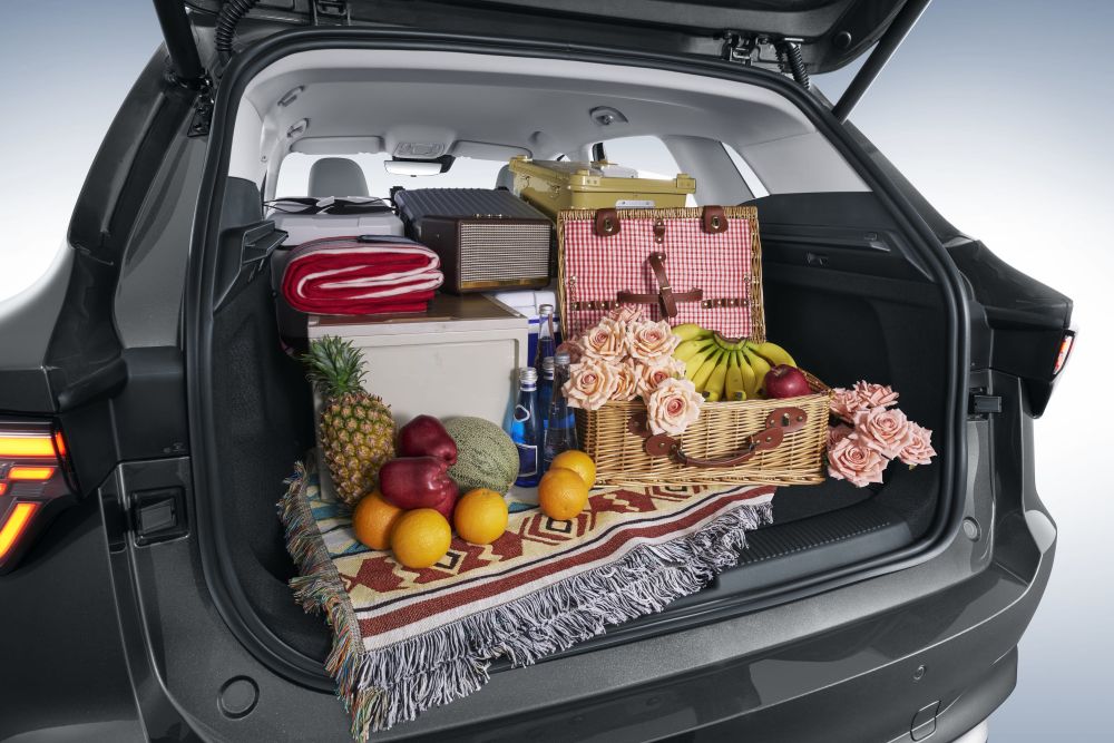 MG S5 EV en Colombia llega como un SUV eléctrico pensado para el uso cotidiano, con foco en estabilidad, control y precio competitivo dentro del mercado nacional. V12MAGAZINE