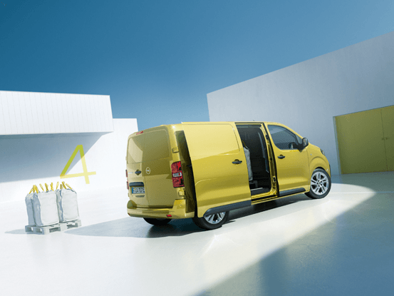 Opel Vivaro Eléctrico marca el inicio de una nueva era para los negocios que buscan eficiencia, silencio operativo y productividad real en la ciudad y en carretera. V12MAGAZINE