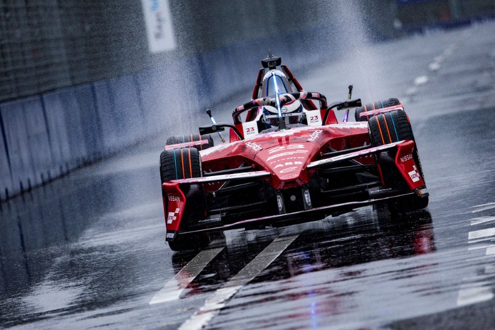 ASÍ ENTIENDE NISSAN LA FÓRMULA E Y SU IMPACTO EN LOS AUTOS ELÉCTRICOS V12MAGAZINE Formula E explicado por Nissan es la puerta de entrada para entender cómo la competencia eléctrica más importante del mundo conecta innovación, velocidad y sostenibilidad con los autos que usamos a diario. V12MAGAZINE