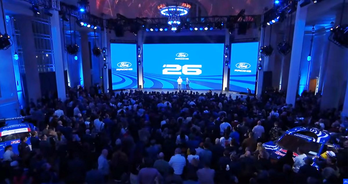 Ford Racing presentó en Detroit su programa deportivo 2026, marcando su regreso a la élite del automovilismo con una visión industrial, tecnológica y global. V12MAGAZINE