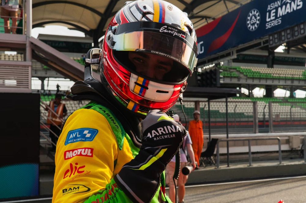 La actuación de Henry Cubides en la Asian Le Mans Series quedó marcada por consistencia, velocidad y resiliencia en un campeonato donde el margen de error fue mínimo y la presión constante V12MAGAZINE