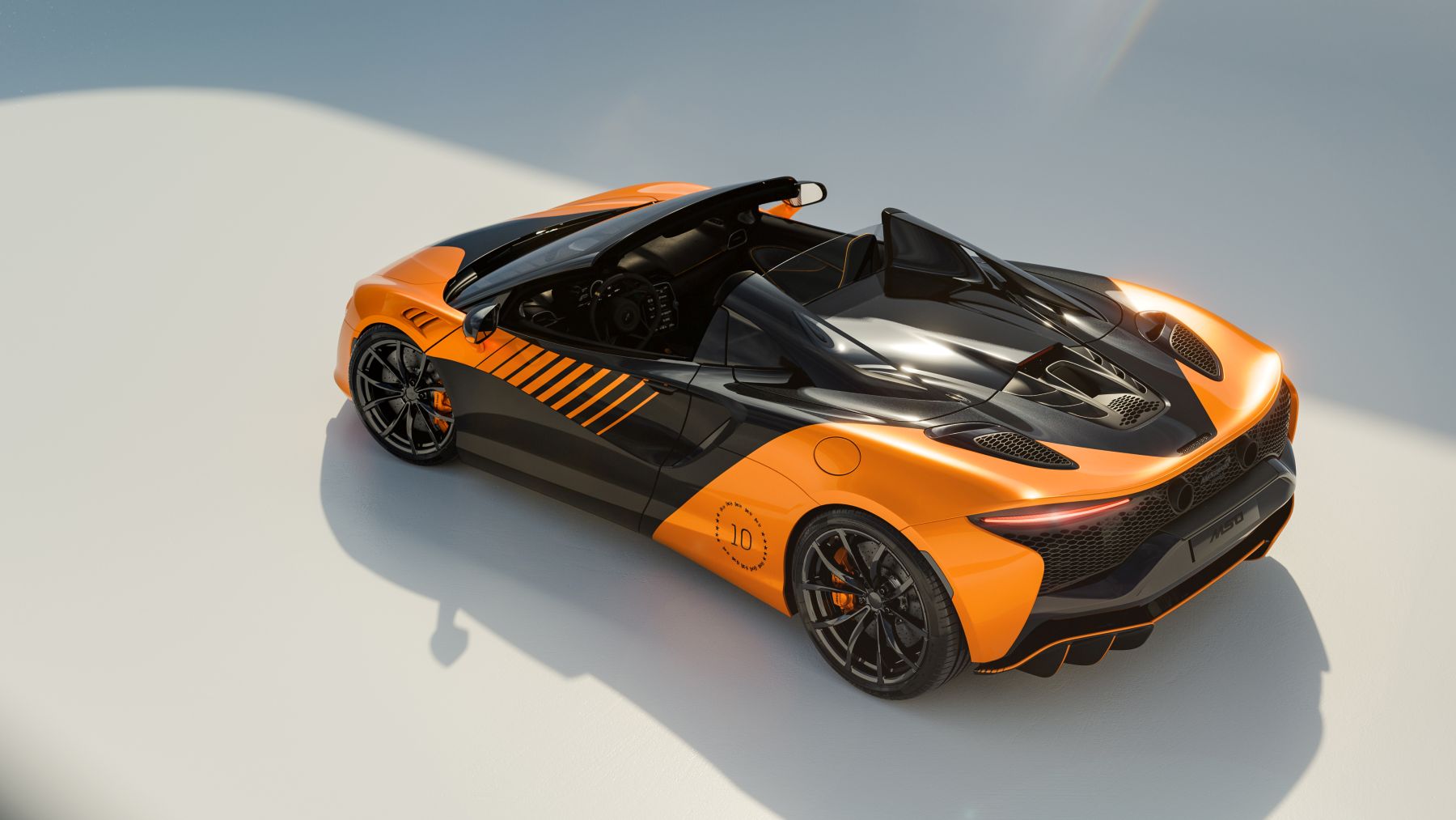 MCLAREN CELEBRA SU DÉCIMO TÍTULO DE F1 CON UNA EDICIÓN INCREÍBLE DEL ARTURA SPIDER V12MAGAZINE McLaren Artura Spider MCL39 Championship Edition celebra una década dorada en Fórmula 1 con una edición limitada que conecta competición, exclusividad y legado directo de McLaren Racing. V12MAGAZINE