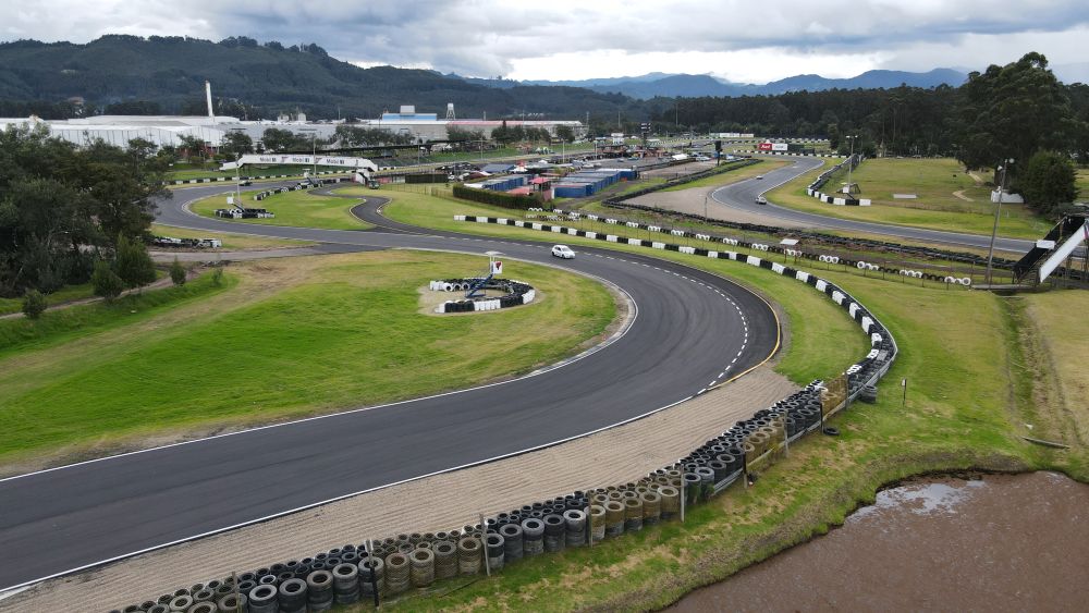 Autódromo de Tocancipá inicia una nueva etapa tras una intervención histórica que eleva seguridad, desempeño y proyección internacional del principal escenario del automovilismo colombiano. V12MAGAZINE