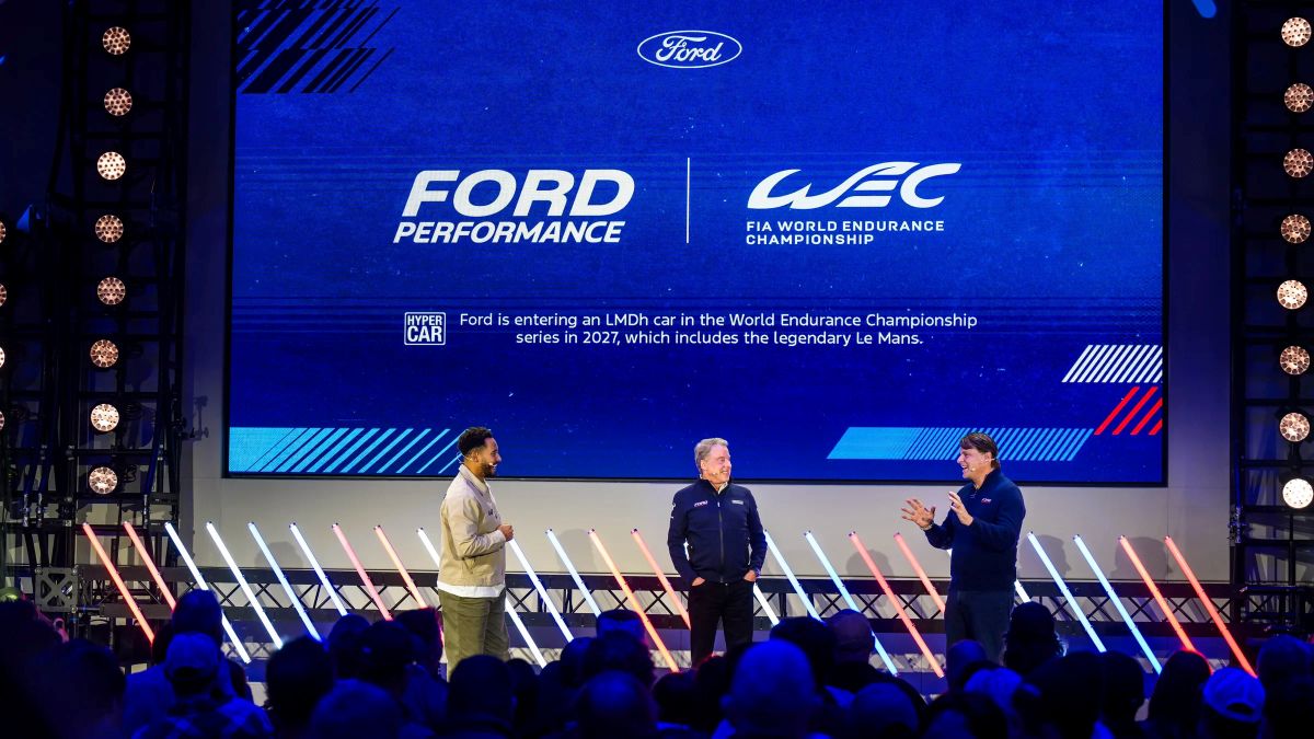 Ford Racing presentó en Detroit su programa deportivo 2026, marcando su regreso a la élite del automovilismo con una visión industrial, tecnológica y global. V12MAGAZINE