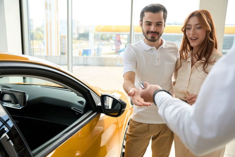 Aumento del precio de la gasolina en Colombia - afectación compra de autos