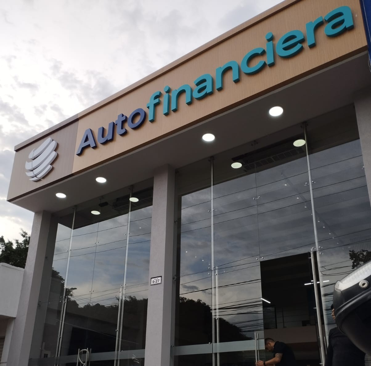 Ahorro programado en Colombia vuelve a tomar fuerza justo cuando el país redescubre el valor de ahorrar. No es casualidad: hay un cambio silencioso en la forma de comprar V12MAGAZINE