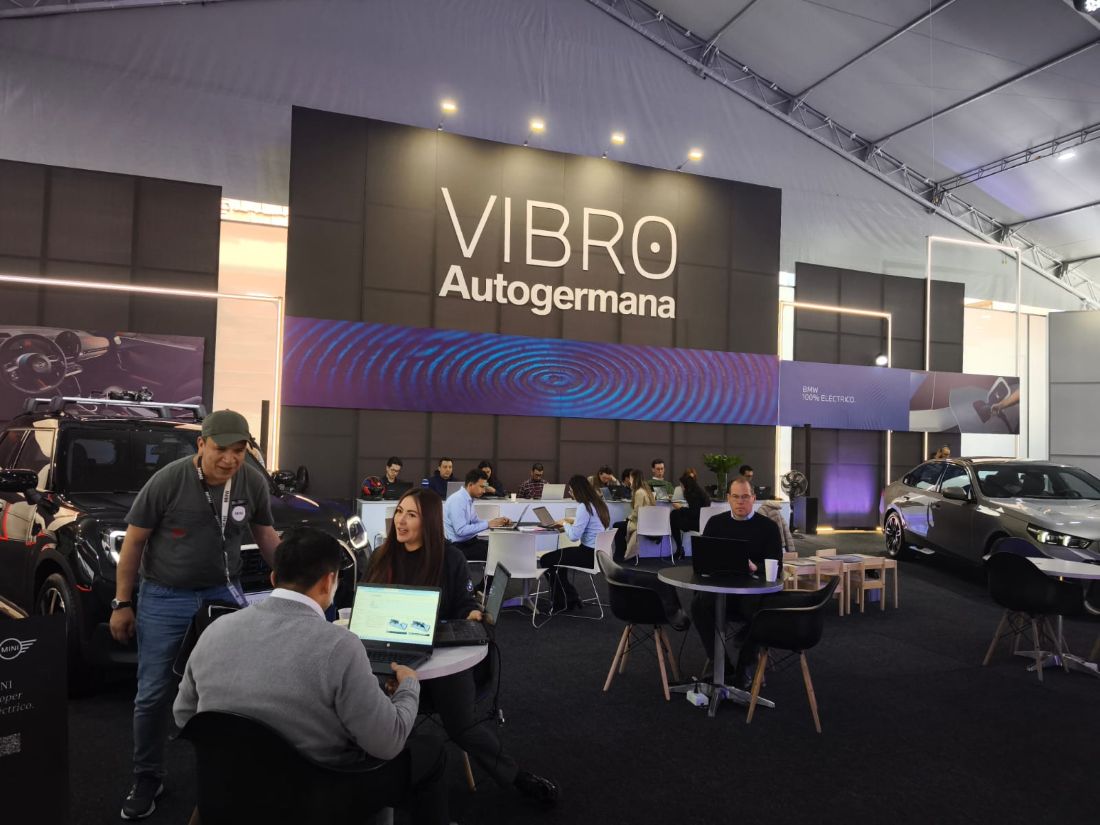 VIBRO llega al Parque de la 93 con una propuesta experiencial, conectando usuarios de Bogotá con tecnología, lujo, diseño y sensaciones reales de conducción. V12MAGAZINE
