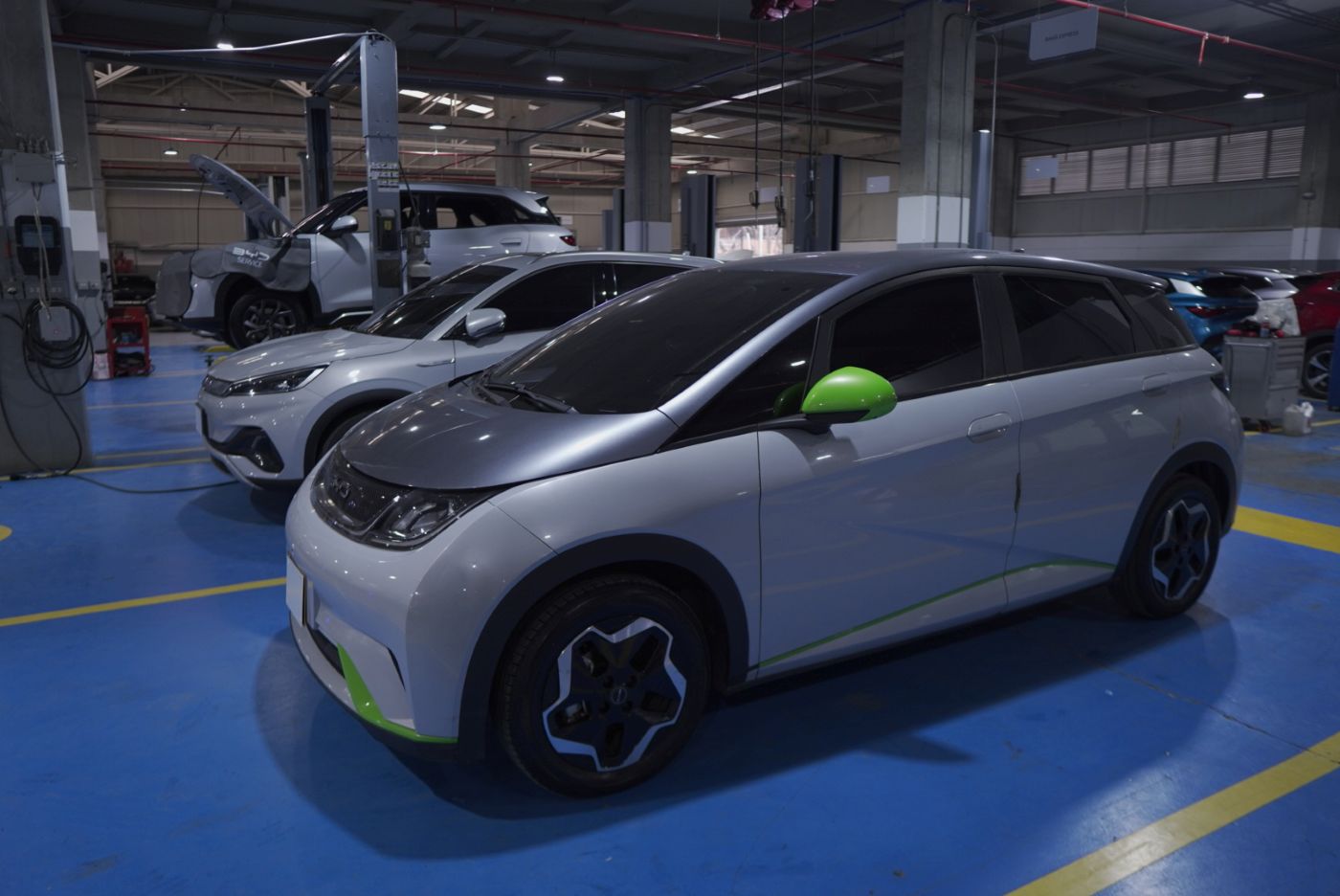 BYD posventa Colombia redefine la experiencia del usuario: menos espera, más control y una promesa clara… el verdadero negocio empieza después de comprar el carro. V12MAGAZINE