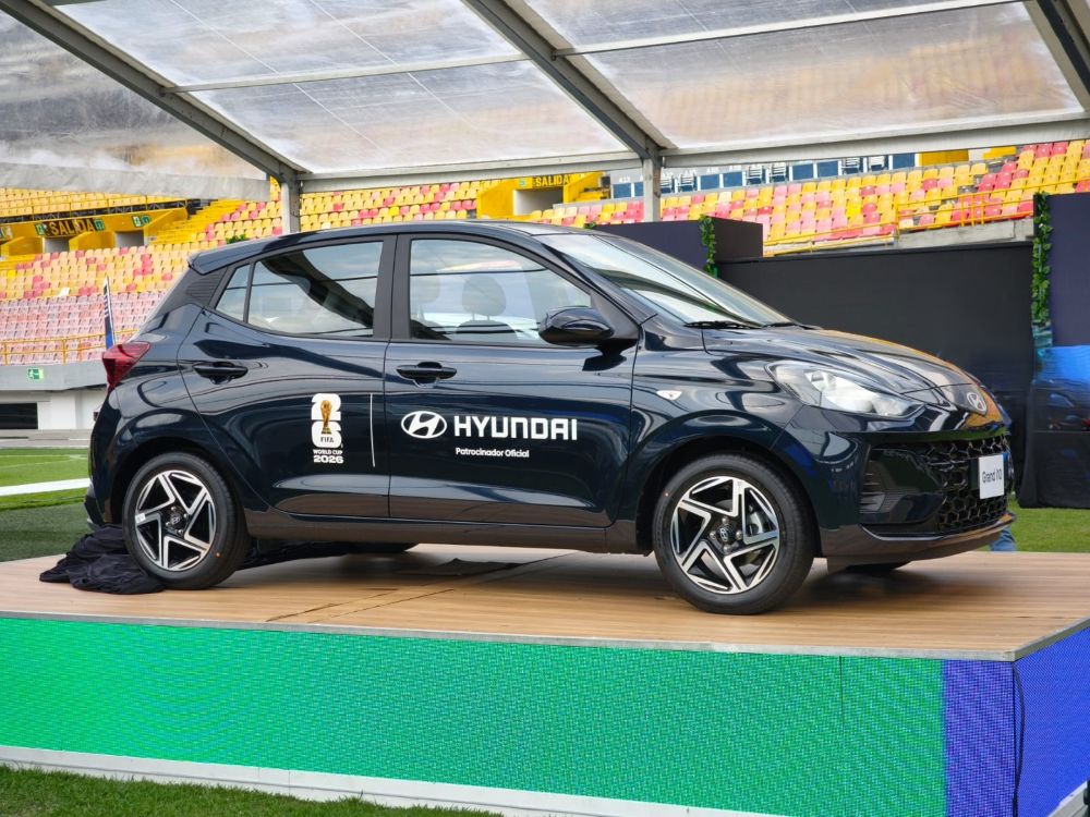 Hyundai Grand i10 llega con ADN mundialista y una promesa clara: cambiar la movilidad urbana en Colombia con eficiencia, seguridad y una experiencia que va más allá del volante. V12MAGAZINE