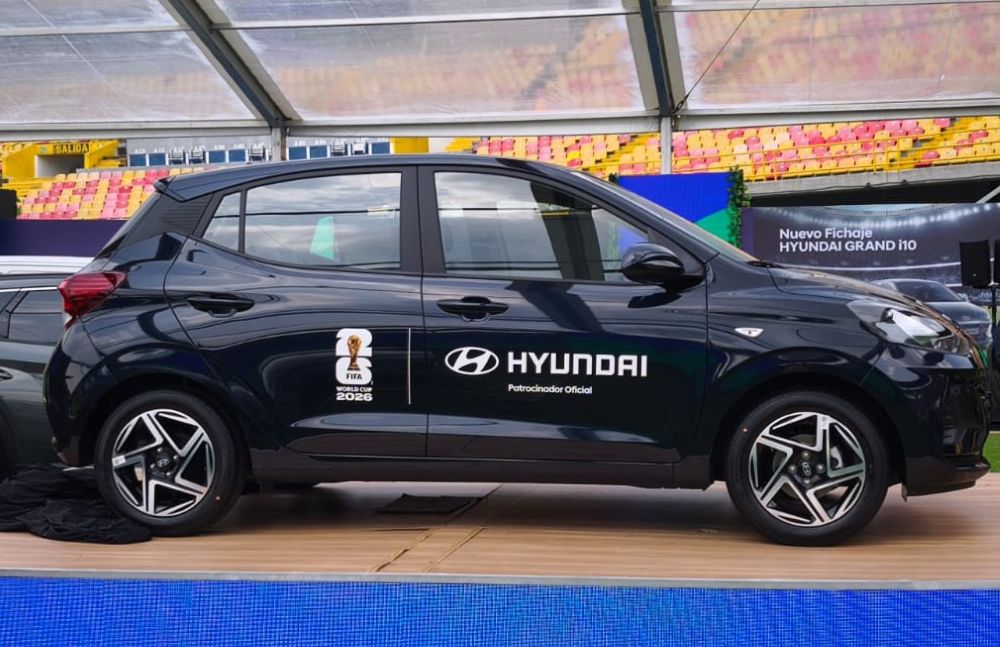 Hyundai Grand i10 llega con ADN mundialista y una promesa clara: cambiar la movilidad urbana en Colombia con eficiencia, seguridad y una experiencia que va más allá del volante. V12MAGAZINE