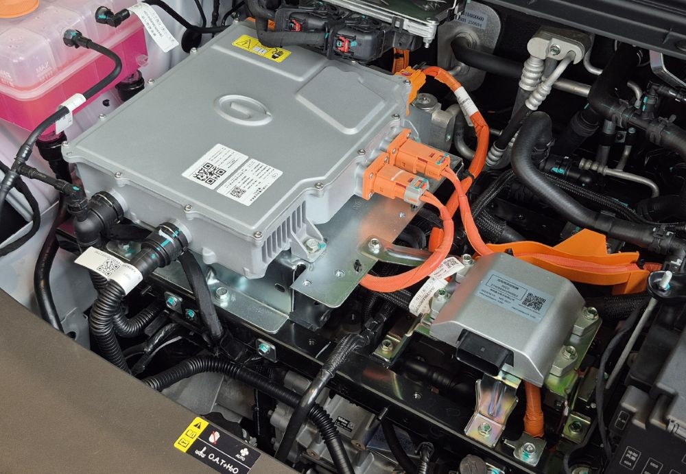 GAC Aion ES llega a Colombia como un sedán eléctrico diseñado para el servicio público, con gran autonomía, costos operativos reducidos y una estrategia que busca transformar el negocio del taxi. V12MAGAZINE