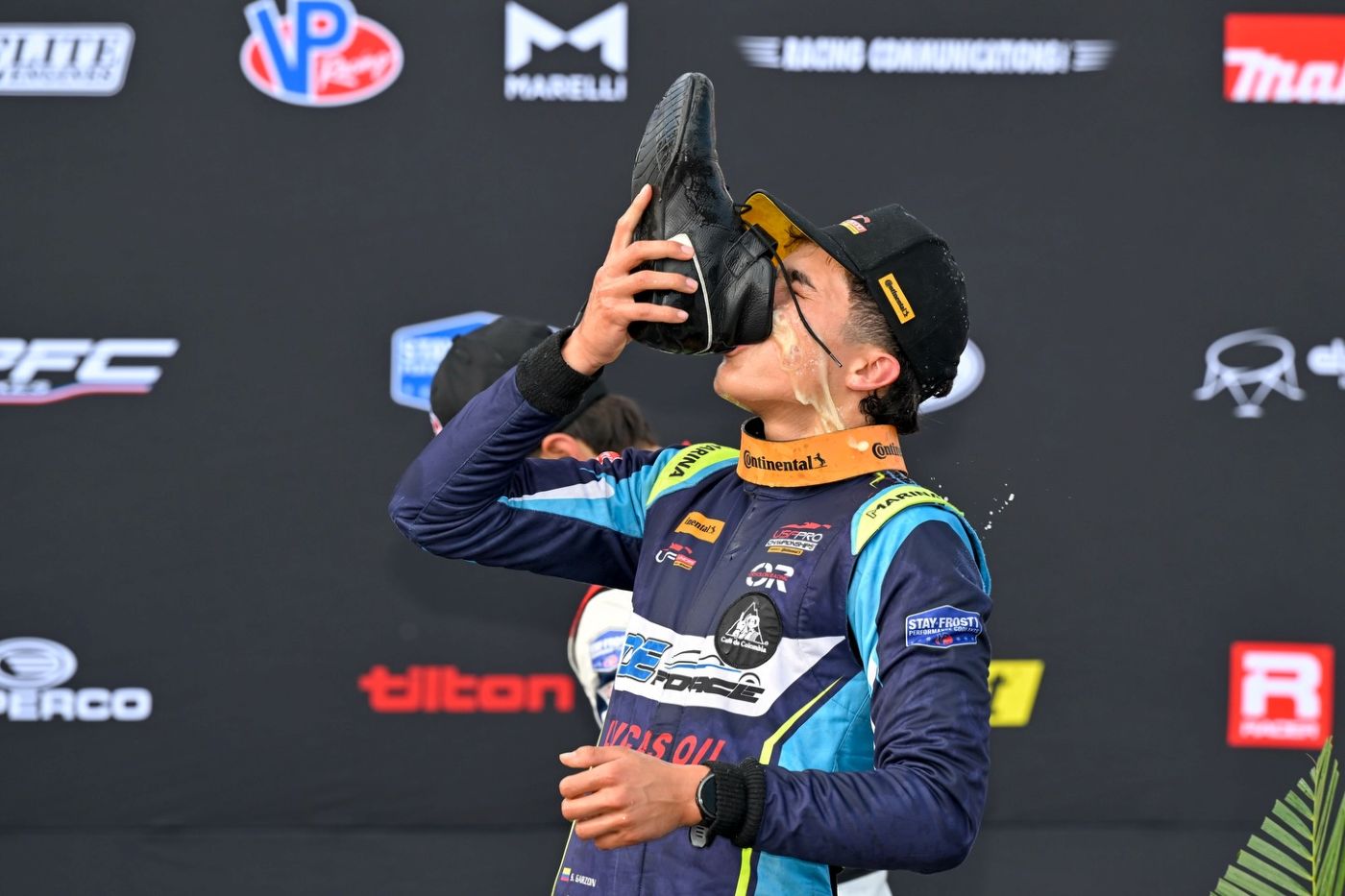 Sebastián Tatán Garzón firmó un inicio de temporada perfecto al dominar St. Petersburg, ganar las dos carreras del fin de semana y asumir el liderato absoluto del campeonato. V12MAGAZINE