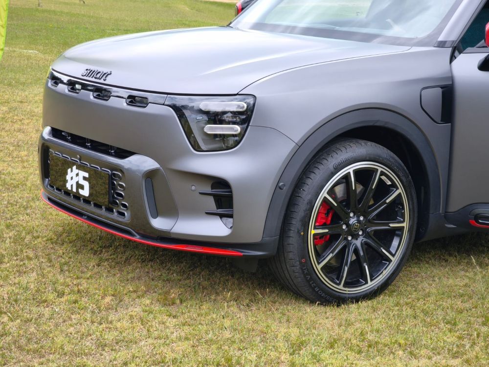 SMART #5 LLEGA A COLOMBIA Y PROMETE UNA AVENTURA DE 637 HP Y 590 KM DE AUTONOMÍA V12MAGAZINE smart #5 llega a Colombia con una propuesta eléctrica de gran autonomía, diseño robusto y capacidades todoterreno, ampliando la oferta de SUVs eléctricos premium en el país V12MAGAZINE