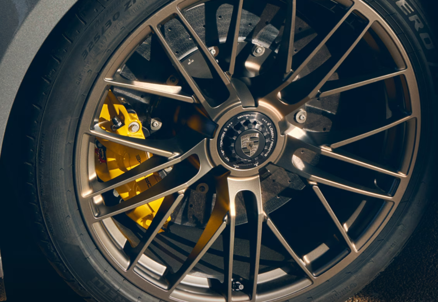 PORSCHE ROMPE SUS PROPIOS LÍMITES: EL NUEVO 911 TURBO S ES UNA BESTIA HÍBRIDA V12MAGAZINE PORSCHE