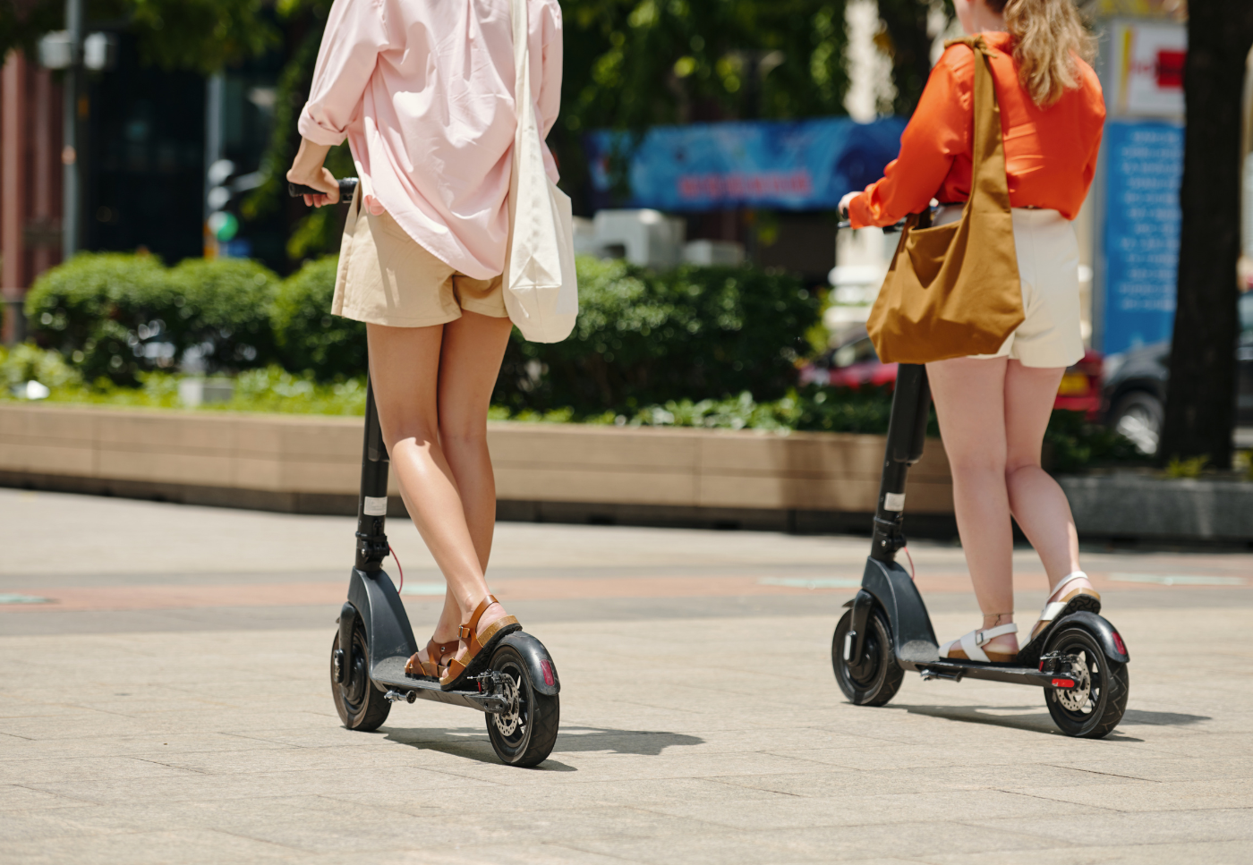 COLOMBIA APRIETA A LAS PATINETAS ELÉCTRICAS: MULTAS DE $350.000 Y NUEVAS REGLAS V12MAGAZINE PATINETAS ELÉCTRICAS