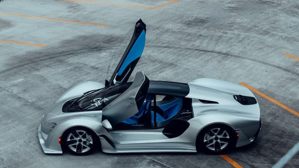 21C VMAX: EL MISIL LEGAL CON MÁS DE 1.000 CABALLOS QUE NADIE VIO VENIR V12MAGAZINE 21C VMax no es solo un auto: es un hiperdeportivo radical que redefine cómo se concibe la velocidad en la era de la inteligencia artificial. V12MAGAZINE