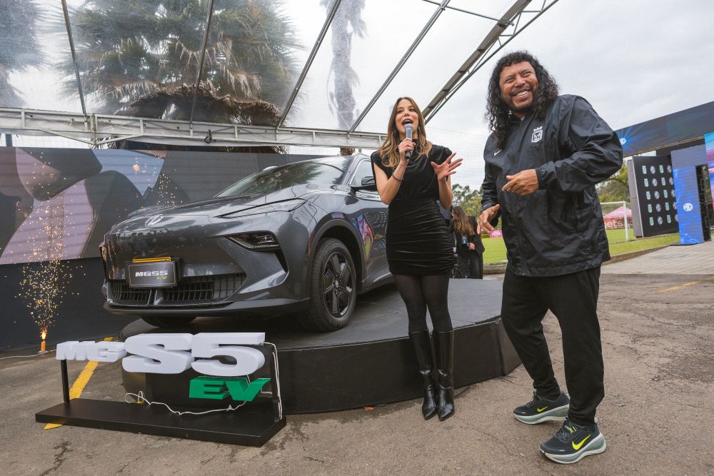 MG y Atlético Nacional no es solo una alianza: es una jugada emocional que redefine cómo las marcas automotrices conectan con millones de colombianos. V12MAGAZINE