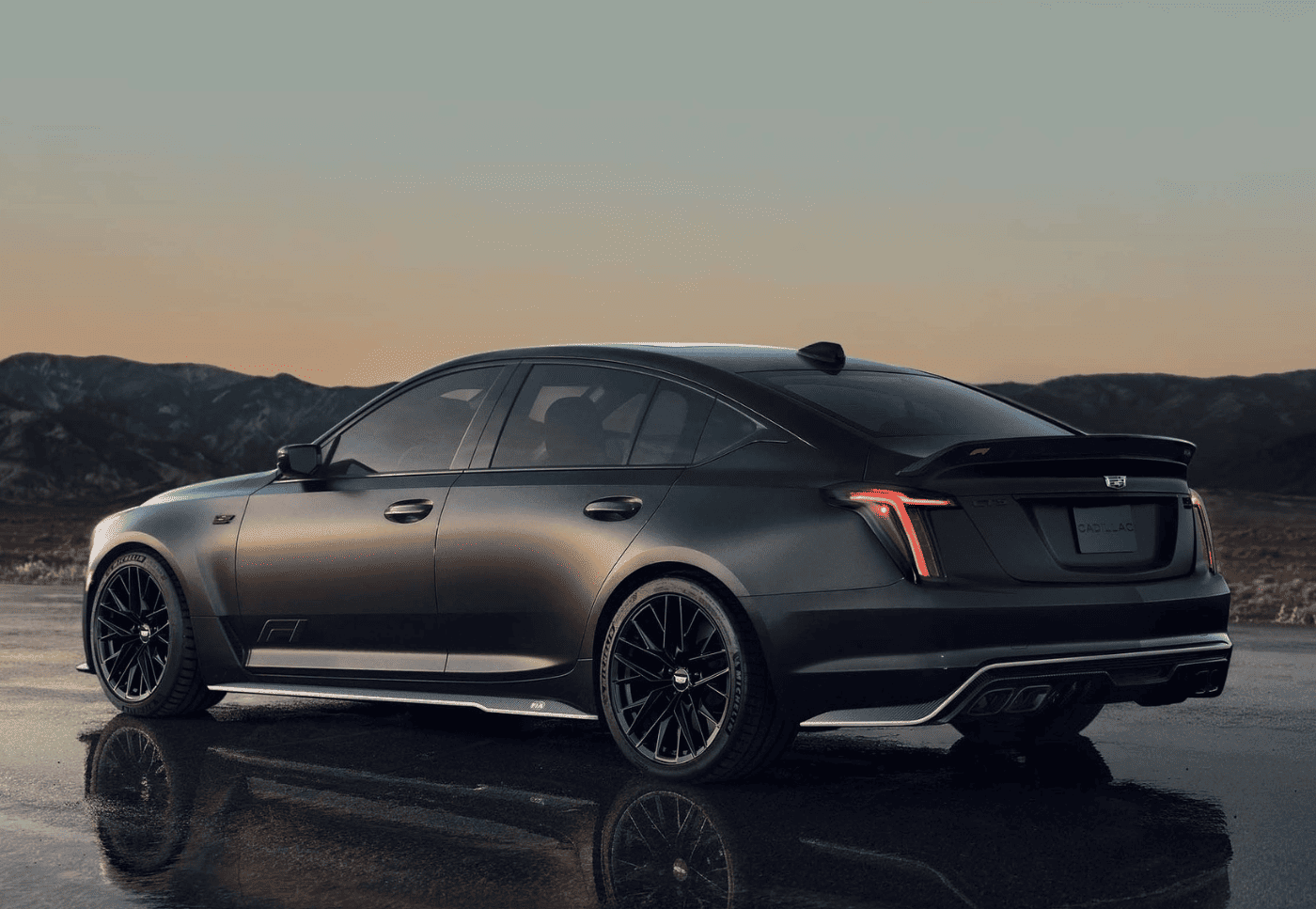 EL SEDÁN MÁS BRUTAL DE CADILLAC YA ES REAL Y VIENE DIRECTO DE LA F1 V12MAGAZINE CADILLAC