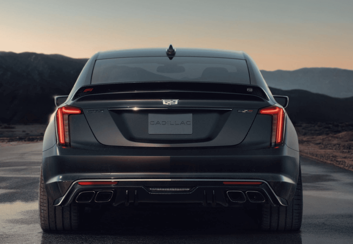 EL SEDÁN MÁS BRUTAL DE CADILLAC YA ES REAL Y VIENE DIRECTO DE LA F1 V12MAGAZINE CADILLAC