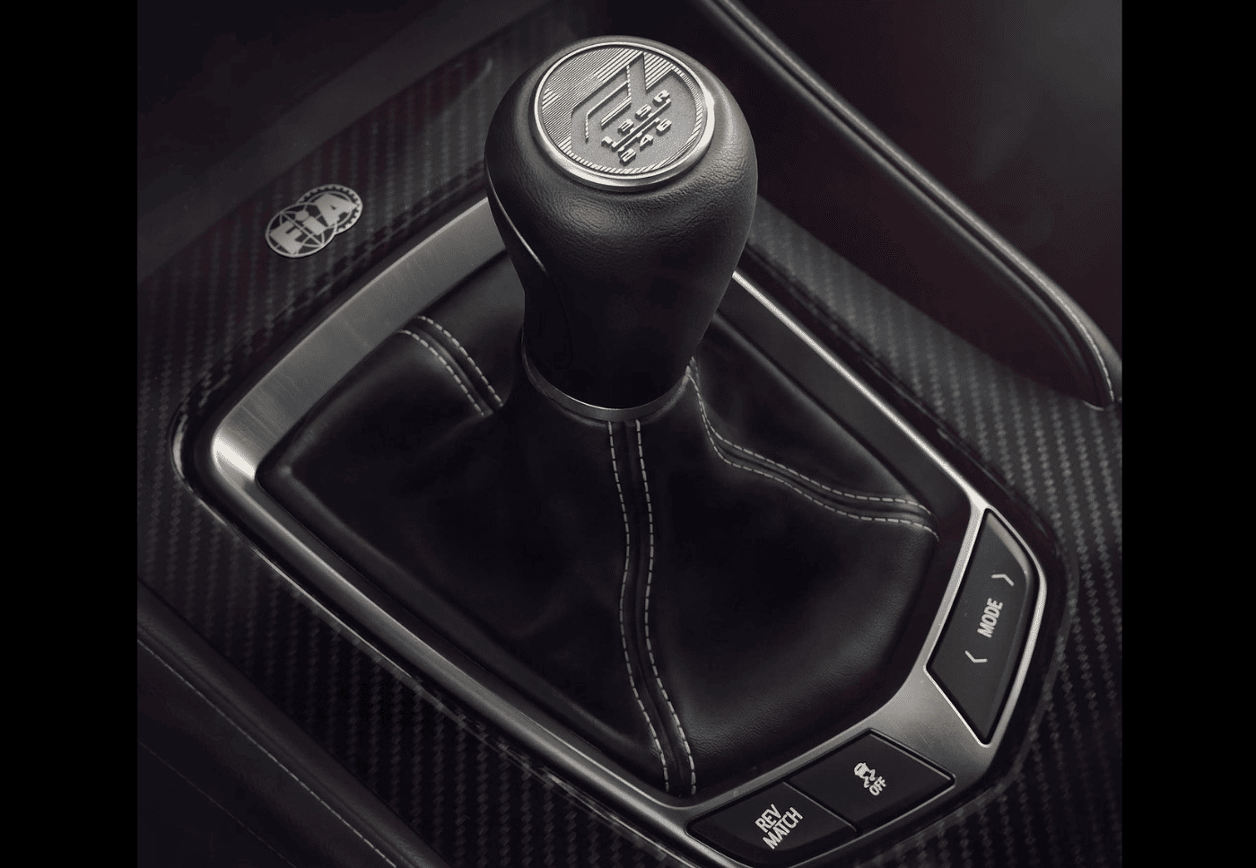 EL SEDÁN MÁS BRUTAL DE CADILLAC YA ES REAL Y VIENE DIRECTO DE LA F1 V12MAGAZINE CADILLAC