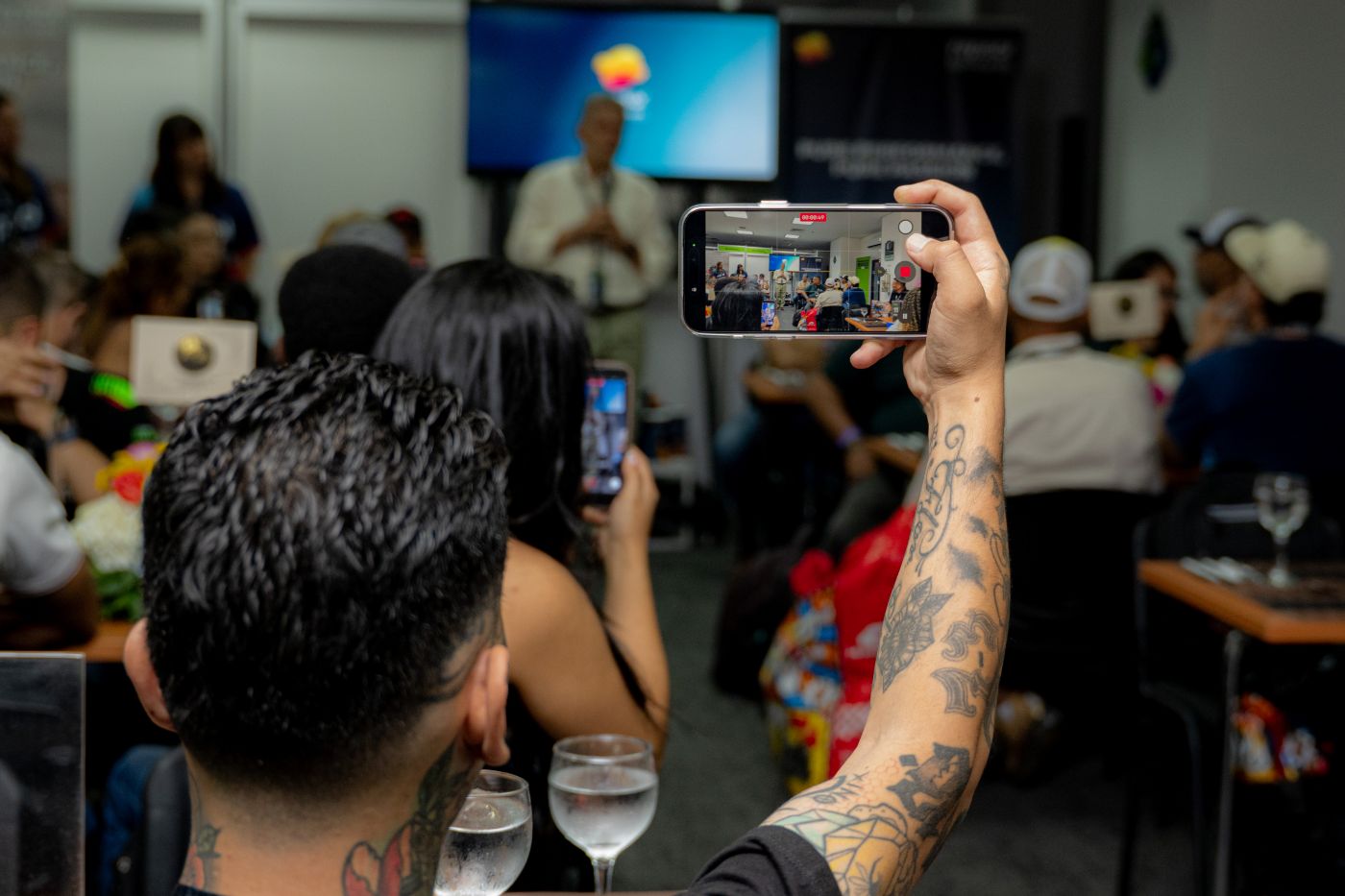FERIA 2 RUEDAS 2026: LA INDUSTRIA DE LA MOTO REVOLUCIONA LA MOVILIDAD CON INNOVACIÓN Y TECNOLOGÍA V12MAGAZINE Feria de las 2 Ruedas volvió a transformar Medellín en una ciudad que respira gasolina, innovación y negocios, mientras la industria motociclista acelera hacia una nueva etapa V12MAGAZINE