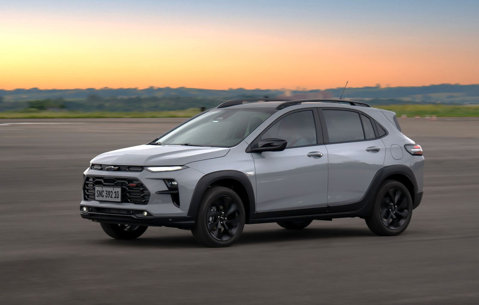 Chevrolet Sonic llega para romper la rutina de los SUVs urbanos con una mezcla inesperada de diseño emocional, tecnología útil y una personalidad mucho más aspiracional. V12MAGAZINE